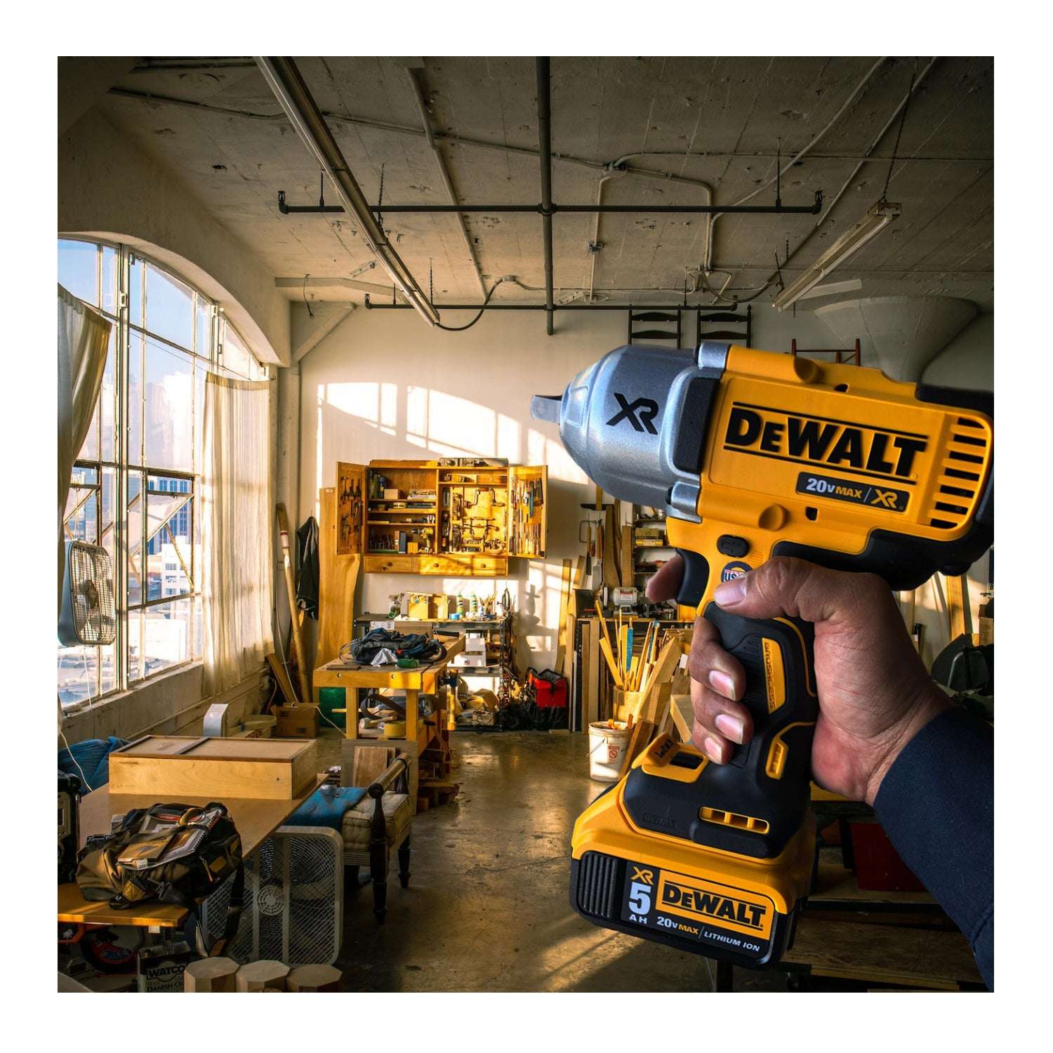 DeWalt 20V MAX XR 3/4-Inch Cordless Impact Wrench Kit with Hog Ring (5.0 AH)
