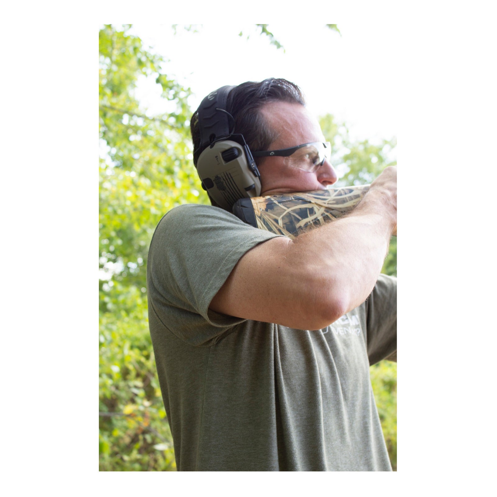 Walker's Razor Slim Electronic Shooting Hearing Protection Muff, Distressed Flag